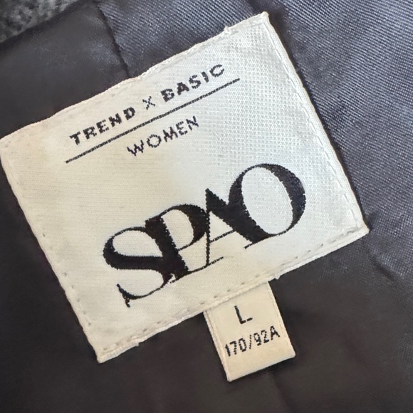 Women's Classic Gray Trench Coat - Picture 10 of 11